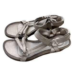 Teva women’s Ysidro Universal Wedge Heel Leather Strappy Sandals Size 10